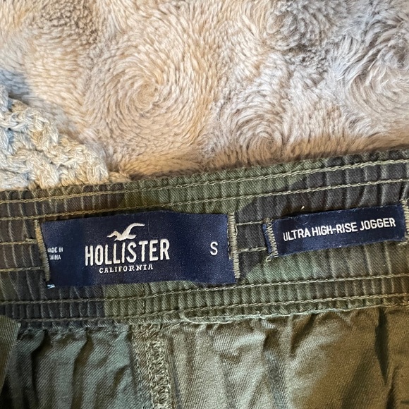 Camo Ultra-High Rise Joggers - Picture 4 of 7